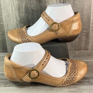 Taos Esteem Tan Leather Mary Jane Pumps Laser Cut Perforated Block Heel 8 EU 39